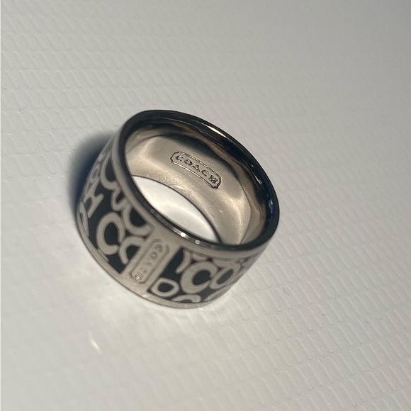 Coach ring - Picture 2 of 2